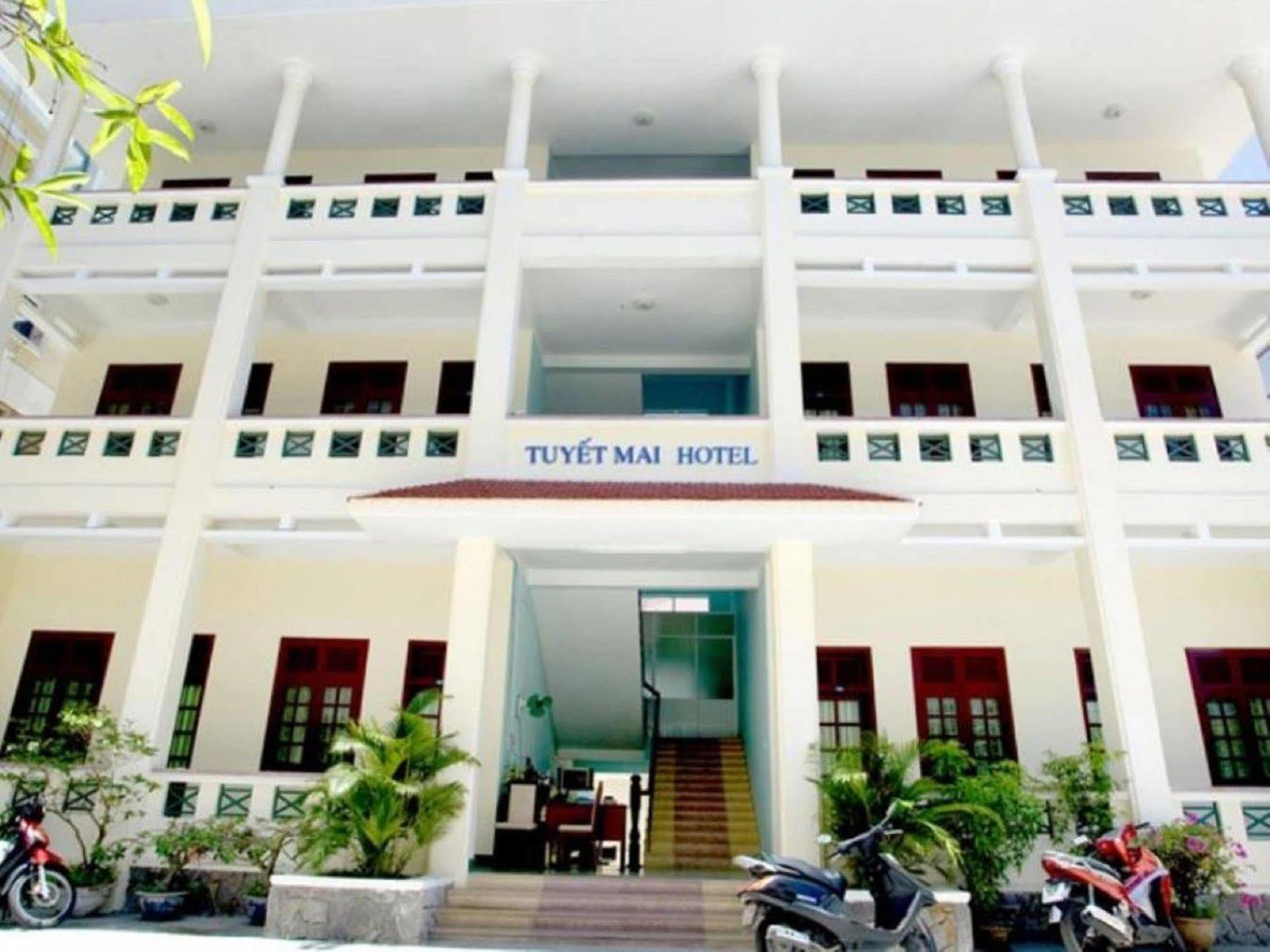 Oyo 381 Tuyet Mai Hotel Nha Trang Dış mekan fotoğraf